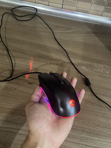 maus pad: Maus RGB işığlı Türkiyyədən Gəlip 7 Düyməlidir Az İşlənip Əla