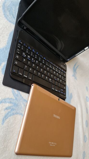 Tableti: Tanlet sa 2 sim karticebi blutut tastaturo I maskom kao nov nema mane — 3