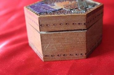 Kutije za odlaganje: STARA RUČNO REZBARENA DRVENA ŠATULA IZ DRUGOG SVETSKOG RATA | Stara — 6