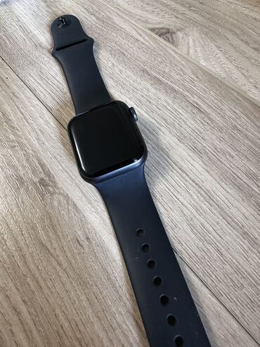 Apple Watch 5, 40mm, черные, состояние идеальное