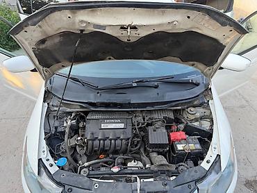 преви: Honda Insight: 2012 г., 1.3 л, Вариатор, Электромобиль — 8