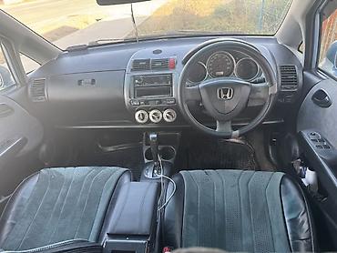 Honda: Honda Fit: 2002 г., 1.3 л, Вариатор, Бензин, Хэтчбэк — 8