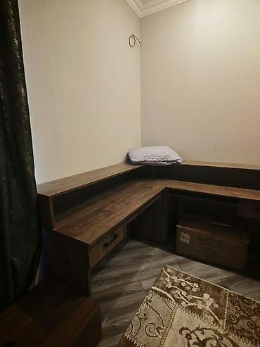 isci stol: Künc masa, Polkalı, Siyirməli, Teksturalı laminat — 1
