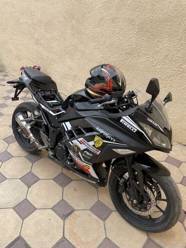 мотоцыкыл: Классический мотоцикл Yamaha, 250 куб. см, Бензин, Взрослый