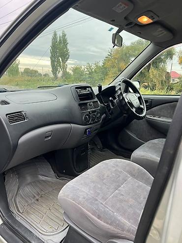 Toyota: Toyota Raum: 2000 г., 1.5 л, Автомат, Бензин, Хэтчбэк — 9