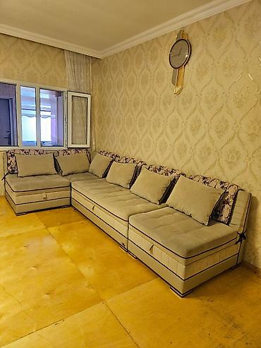Divanlar: Bazali kunc divan tecili satilir. 340 azn son yeri. Unvan baki xetai — 5