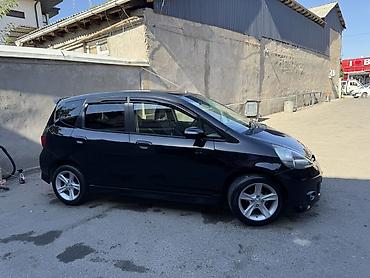 rd 1: Honda Fit: 2002 г., 1.3 л, Автомат, Бензин, Хэтчбэк — 3