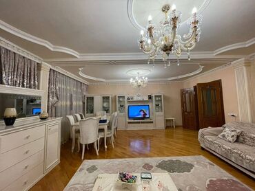 Köhnə tikili: Bakı, Bakıxanov qəs., 4 otaqlı, Köhnə tikili, m. Neftçilər, 120 kv. m — 2