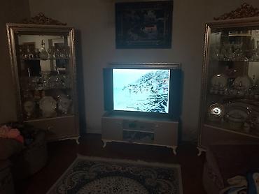 goz muncuğu: Klassik üslubda qonaq otağı mebeli dəsti - 2 ədəd şüşə vitrin: yuxarı — 1