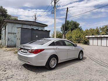 горить: Hyundai Sonata: 2011 г., 2 л, Автомат, Газ, Седан — 3