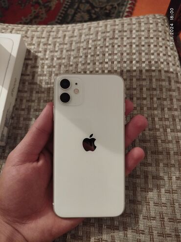 Apple iPhone: IPhone 11, 128 GB, Ağ, Simsiz şarj, Face ID