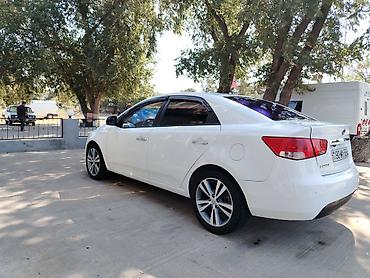 Kia Forte: 1.6 l | 2011 il Sedan