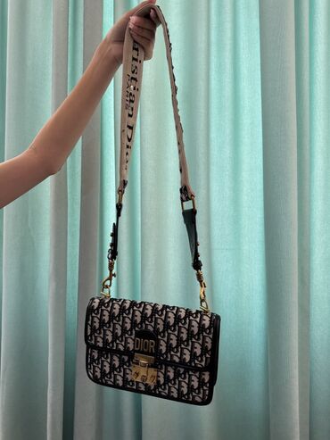 купить колесо обозрения бу: Классикалык сумка, Dior, Кытай, Материалы: Жынсы, Магнит илмектер, Аялдарга, Колдонулган