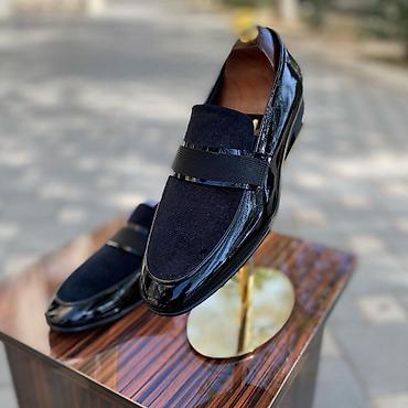 Ayaqqabılar: Şıq kişi mokasinləri – qara rəng - Dizayn: Klasik loafer silueti — 2