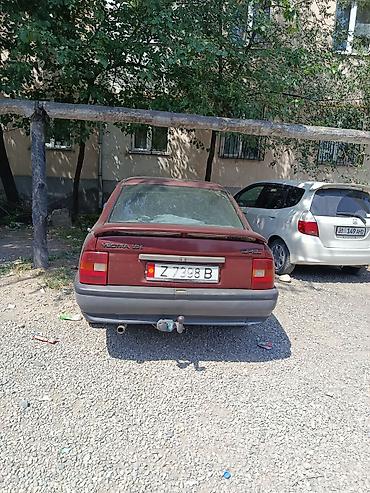 Opel: Opel Vectra: 1991 г., 1.6 л, Механика, Бензин, Седан — 2