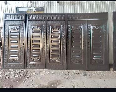 Распашные ворота: Металлические ворота с декоративными элементами и секциями — 11