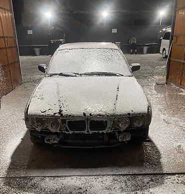 бмв е 318: BMW 5 series: 1988 г., Механика, Бензин, Седан — 5