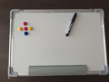 доски стеклянная маркерная настенные: Маркерная доска ( 50х35 см ) + магниты. Состояние идеальное, почти не