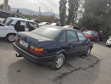 комбин: Volkswagen Passat: 1991 г., 1.8 л, Седан — 3