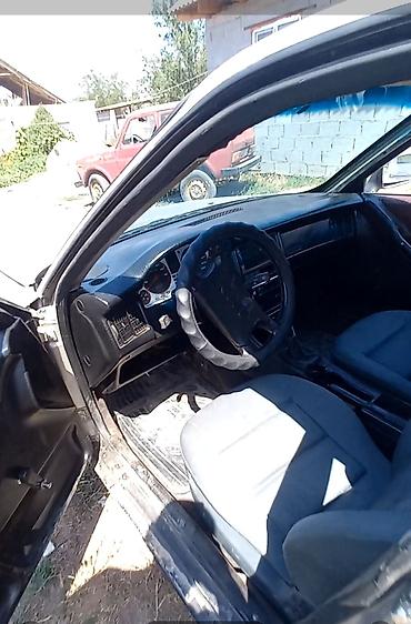 Продажа авто: Audi 80: 1989 г., Механика, Бензин, Седан — 2