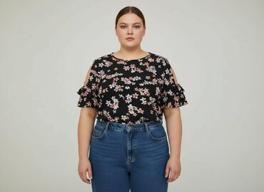 czarna bluza 134: Women's blouse, size 4XL