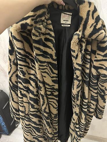 Kürklər: Koton qadın paltosu – zebra/tiger naxışlı süni kürk - Brend: Koton - — 1