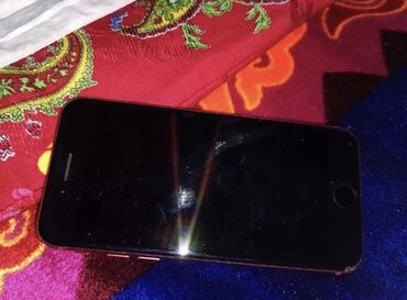 Apple iPhone: IPhone 8, Б/у, 64 ГБ, Красный, Защитное стекло, Чехол, Кабель, 100 %