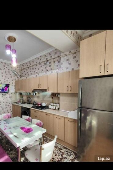 Modullu arabalar: 150azn.Mətbəx mebeli.Uzerinde hecne verilmir. Ölçü texmini 3m