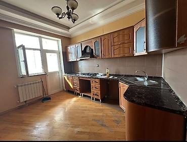 Bugun evden c8xmalidir satilir 250 azn, temiz agacdandir material