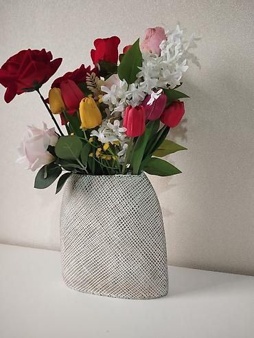 Donlar: Güldan və ğülər hün 40 sm Alınıb 35 AZN təzədir — 2