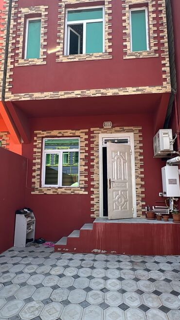 yevlaxda ev: 100 kv. m, 3 otaqlı, Kombi, Qaz, İşıq