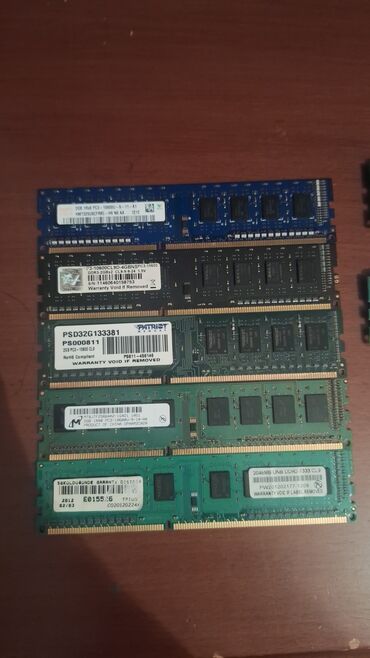 Sərt disklər (HDD): Dddr3 ramlar : 2gb olanlar 3 manatdan 4gb kingston 8 manat Hərbiri