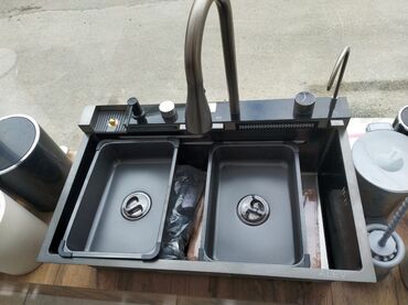metbex canaqlari: İki bölməli müasir mətbəx lavabosu və aksesuar komplekti - Material