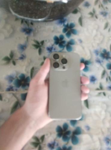 2k 4k: IPhone 15 Pro, Б/у, 256 ГБ, Серебристый, Чехол, Кабель — 1