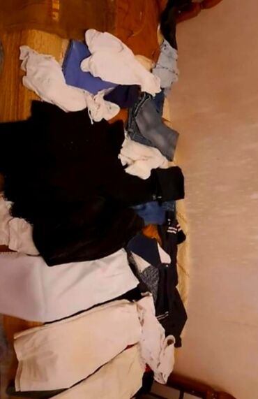 CD, DVD disklər və kassetlər: 1-i,1,azn. M,38,(R) İşlənmiş. 20,ədəddən,aşağı,mal,satılmiır — 22