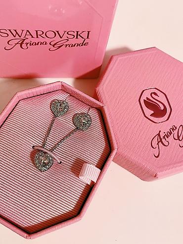 aşbaz forma: Dəstə daxildir: Boyunbağı, Swarovski, Gümüş — 5