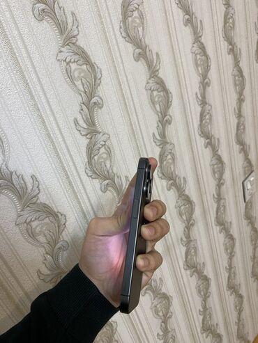 Apple iPhone: IPhone 15 Pro, 128 GB, Black Titanium, Face ID — 7