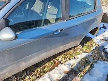 motorcycle: ALFA 147 VRATA 693MET 5V | Alfa 147 5v vrata kod boje 693met. Cena — 2