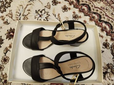 женские черные кожаные туфли: Туфли Clarks, 35.5, цвет - Черный