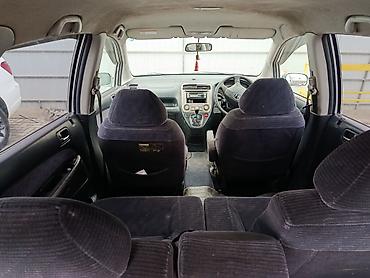 Honda: Honda Stream: 2001 г., Минивэн — 5