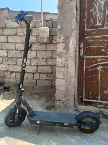 motosıklet: 500 sm3, 200 km