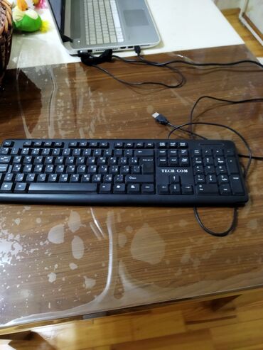ps4 klaviatura: TECH.COM simli tam ölçülü USB klaviatura. az işlənib tam sağlam