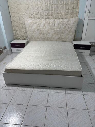 yataq desdleri: Taxt satılır tumbalarla birlikdə 220₼. Əla vəziyyətdə.Matrası