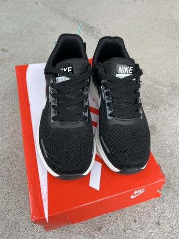Кроссовки и спортивная обувь: Кроссовки, 37, Nike, Новый, цвет - Черный