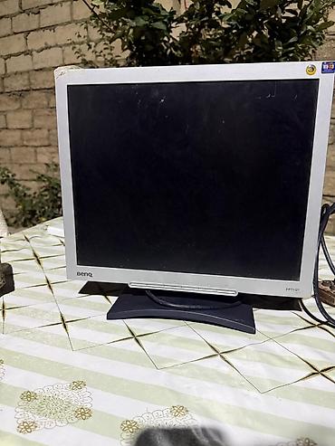 BenQ FP71G LCD monitor - Ekran ölçüsü: 17" - Panel tipi: LCD, mat