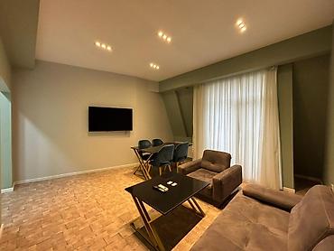 Kirayə mənzillər: İcarəyə verilir 2 otaqlı yeni tikili 105 m², Ağ şəhər q. Kateqoriya — 2