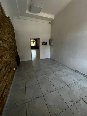 Продажа помещений свободного назначения: Продаётся коммерческое помещение в самом сердце города! Адрес: ул — 7