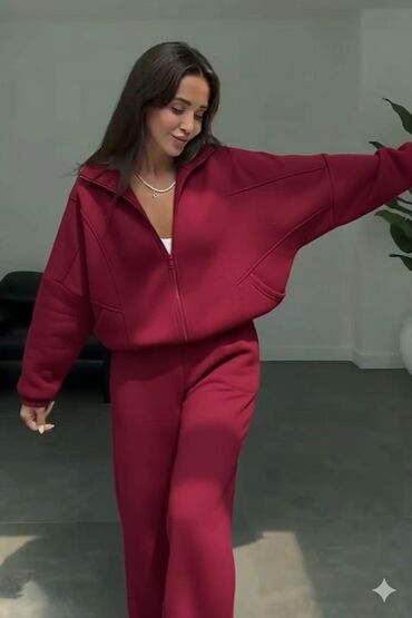 İdman geyimləri: Unvan Gəncə şəhəri. Qadınlar üçün kapüşonlu idman dəsti - 2 — 10