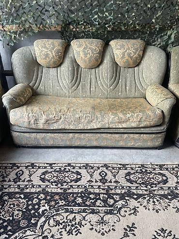 salon divan: İşlənmiş, Klassik divan, Divan, Açılmayan — 1