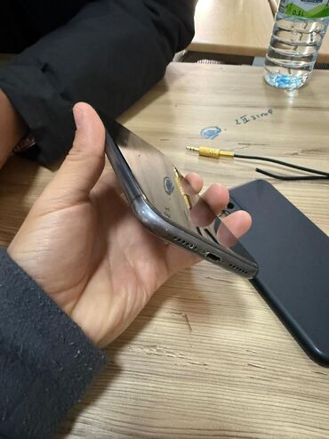 Apple iPhone: IPhone 11 — 1